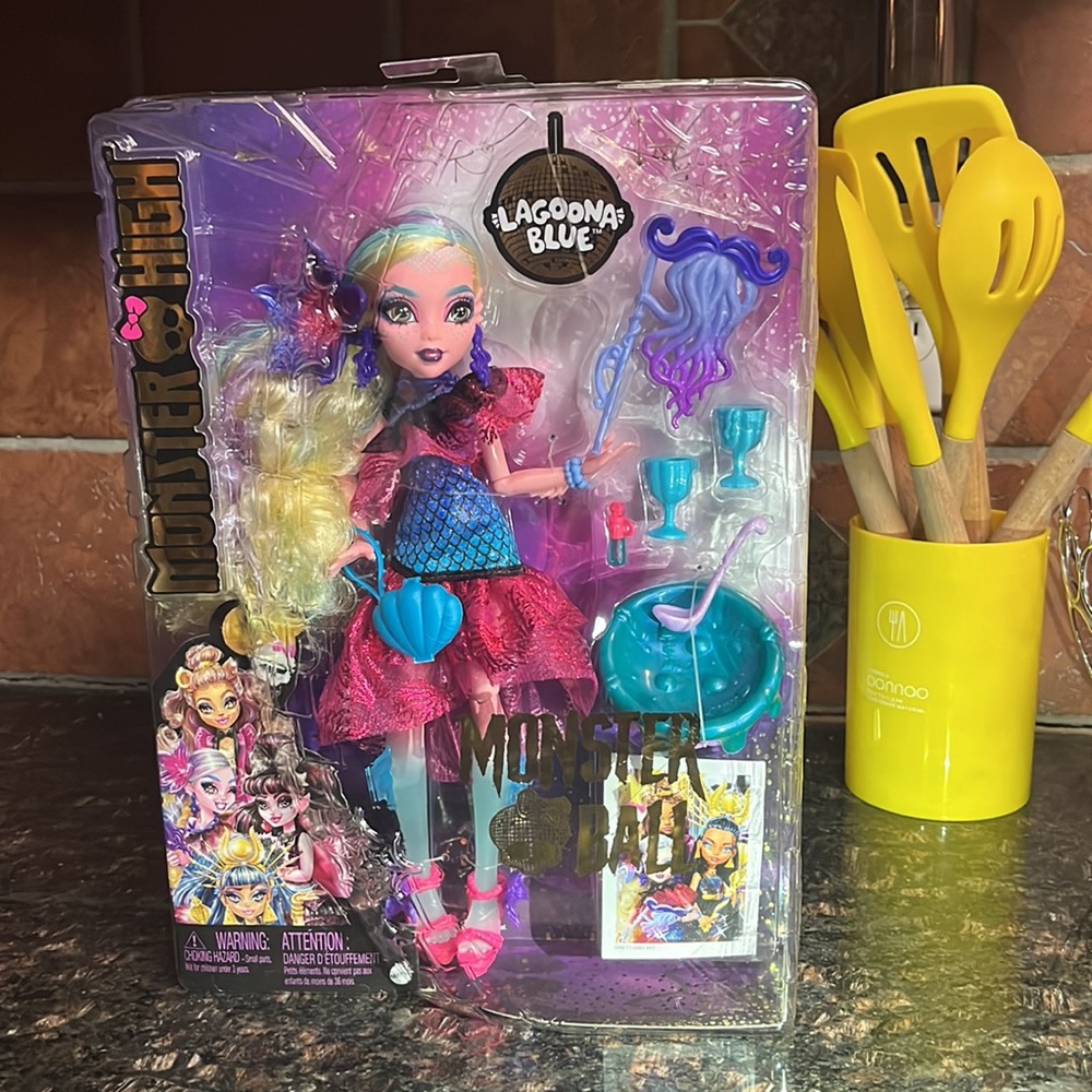 Monster High Lagoona blue monster ball doll